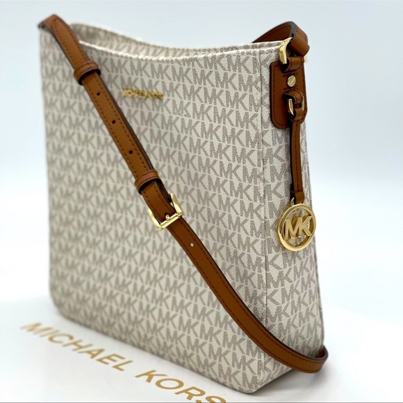 Michael Kors Large Messenger Bag Vanilla - Picture 3 of 13